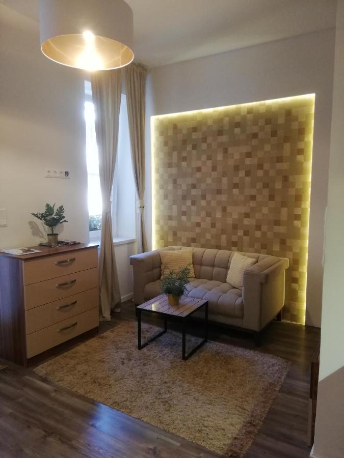 Embassy Studio Apartment Citypark Budapeste Exterior foto
