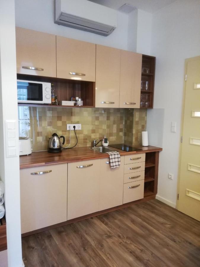 Embassy Studio Apartment Citypark Budapeste Exterior foto