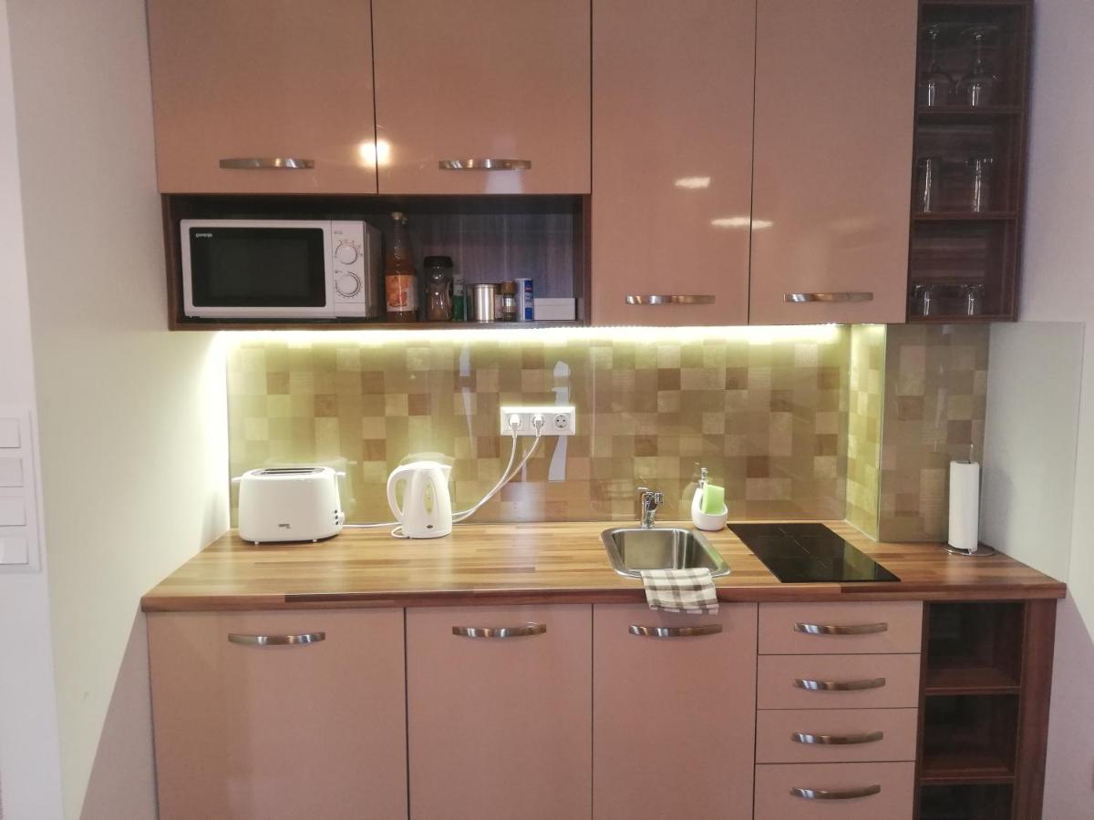 Embassy Studio Apartment Citypark Budapeste Exterior foto